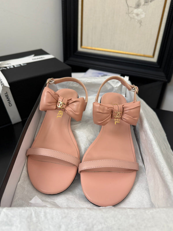 CC 25 Bow Attached Sandals Pink Sheepskin 233420