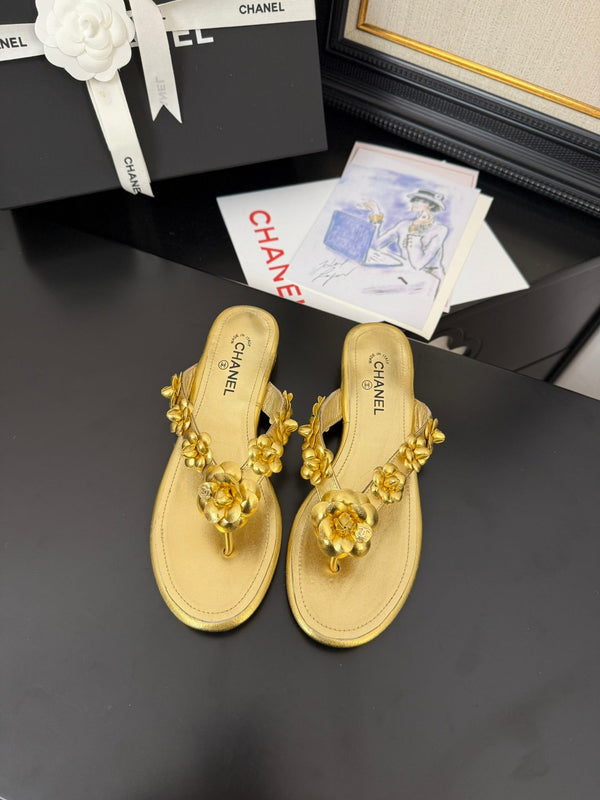 CC 25 Flower Thong Slippers Gold Cowhide 233416