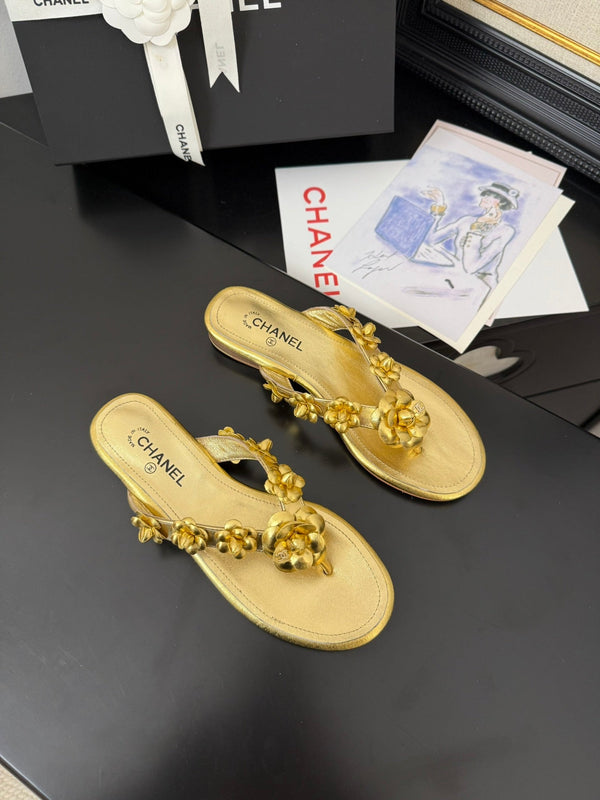 CC 25 Flower Thong Slippers Gold Cowhide 233416