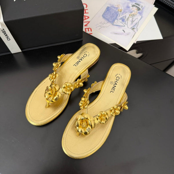 CC 25 Flower Thong Slippers Gold Cowhide 233416