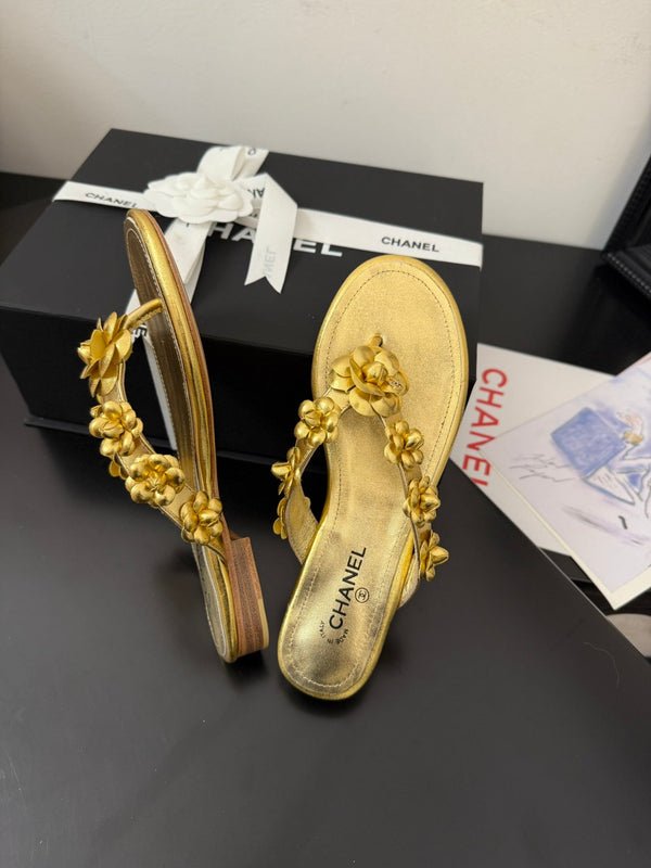 CC 25 Flower Thong Slippers Gold Cowhide 233416