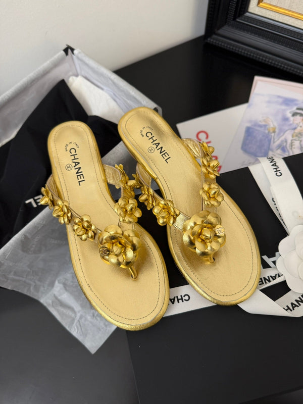 CC 25 Flower Thong Slippers Gold Cowhide 233416