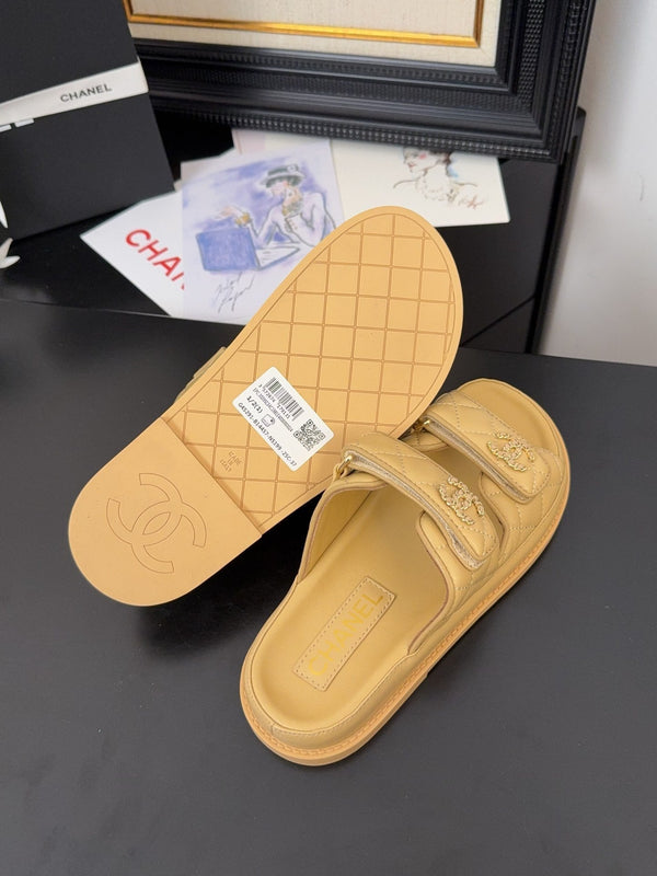 CC 25 Dad Sandal Mule Beige Calfskin