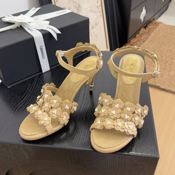 CC 25 Pearl Slingback Beige Sheepskin 252289