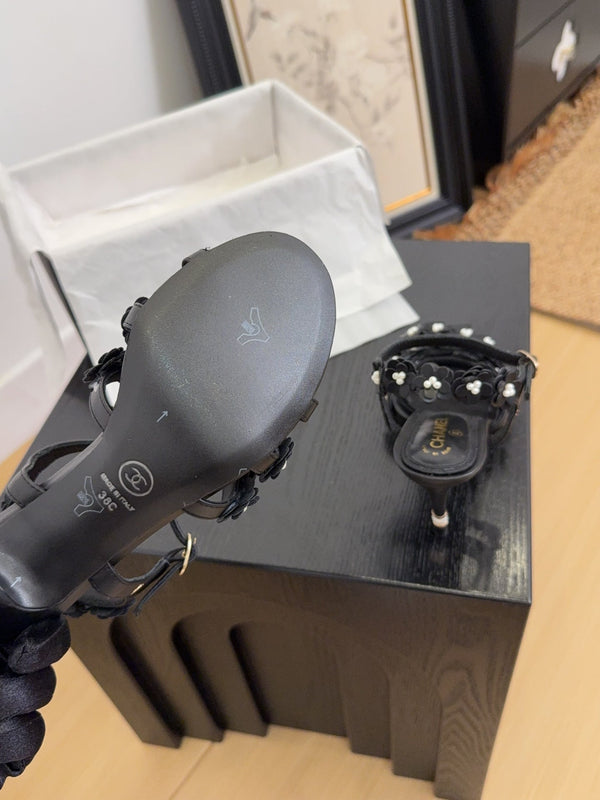 CC 25 Pearl Slingback Black Sheepskin 252291