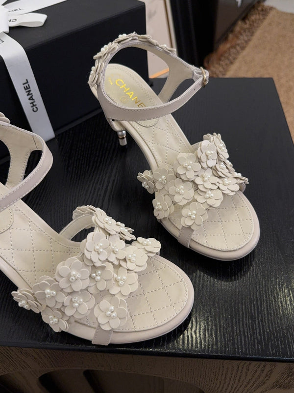 CC 25 Pearl Slingback White Sheepskin 252290