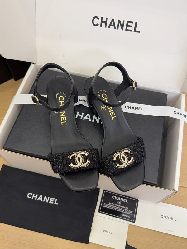 Sandali con tacco alto CC 25 40 in tessuto nero e pelle di pecora con punta quadrata 277713