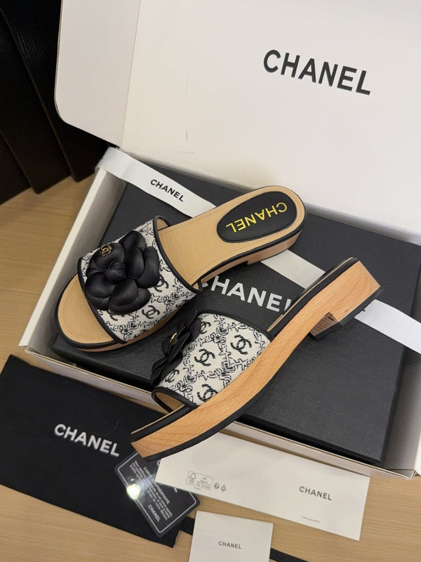 CC 25 Camellia Mule 40 Tessuto Nero e Pelle Beige 277718