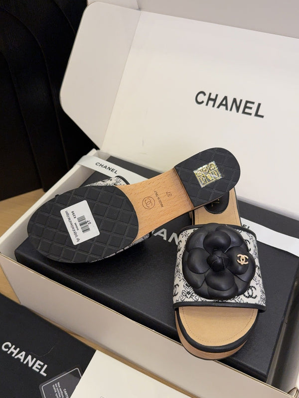 CC 25 Camellia Mule 40 Tessuto Nero e Pelle Beige 277718