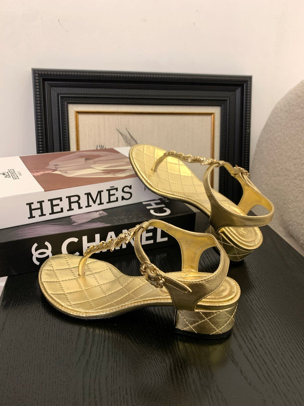 Sandalo infradito CC 25 in pelle doppia C