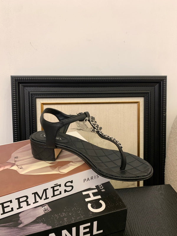 Sandalo infradito CC 25 in pelle doppia C