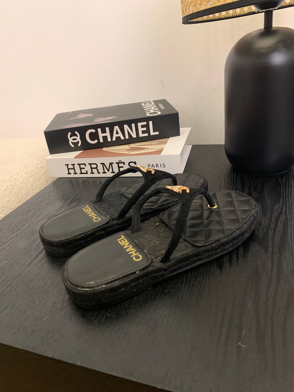 CC Thong Sandal Suede Kidskin Black 288718