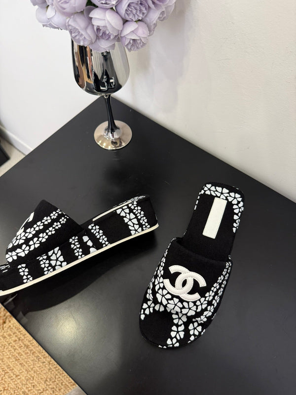 CC 25 Flower Slippers Black Fabric 330771