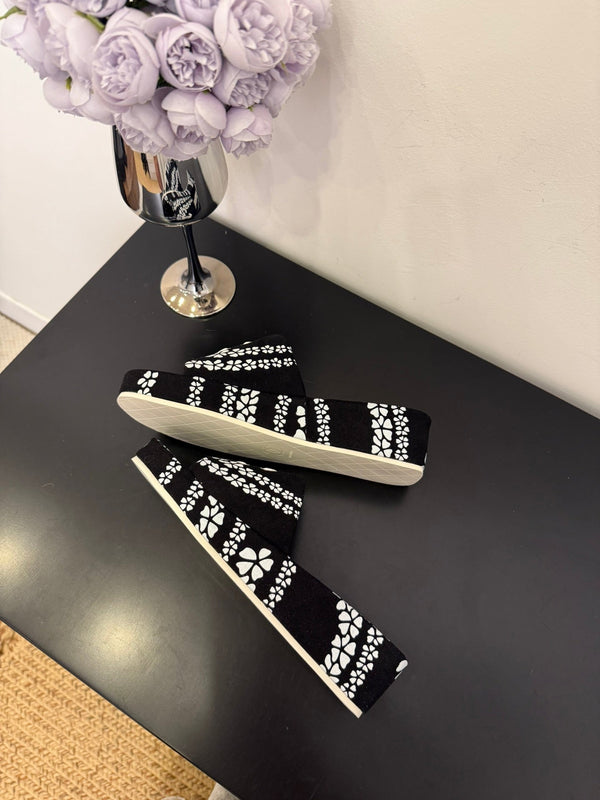 CC 25 Flower Slippers Black Fabric 330771