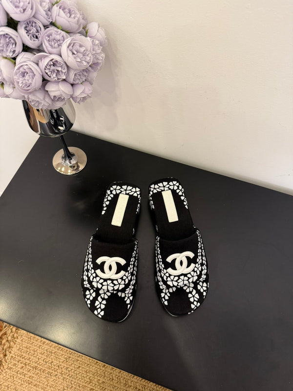 CC 25 Flower Slippers Black Fabric 330771
