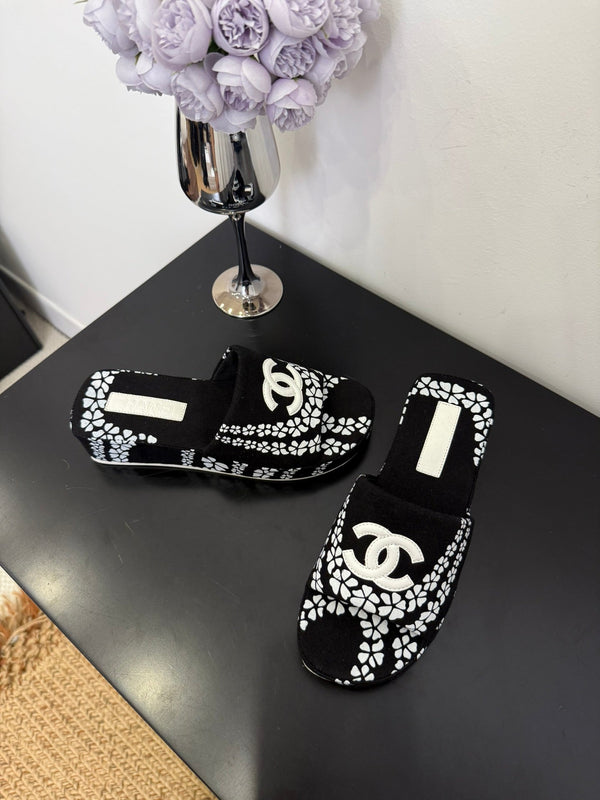 CC 25 Flower Slippers Black Fabric 330771