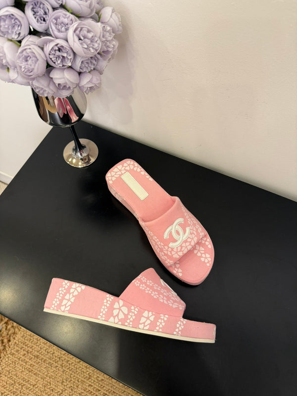 CC 25 Flower Slippers Pink Fabric 330770