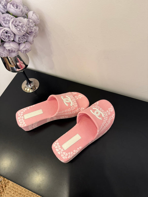 CC 25 Flower Slippers Pink Fabric 330770