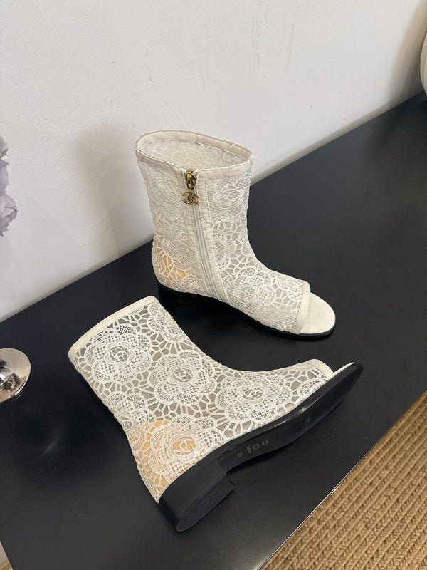 CC 25 Short Boot White Mesh 354925