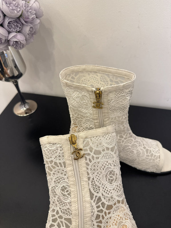 CC 25 Short Boot White Mesh 354925