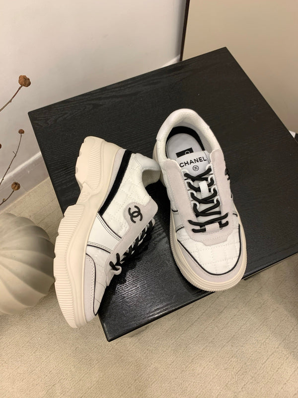 CC Alexander McQueen Sneakers Cream Gray Black Leather and Ceiling Fabric 537191