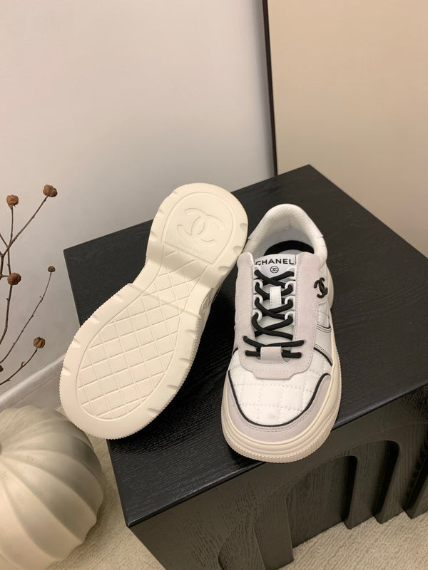 CC Alexander McQueen Sneakers Cream Gray Black Leather and Ceiling Fabric 537191