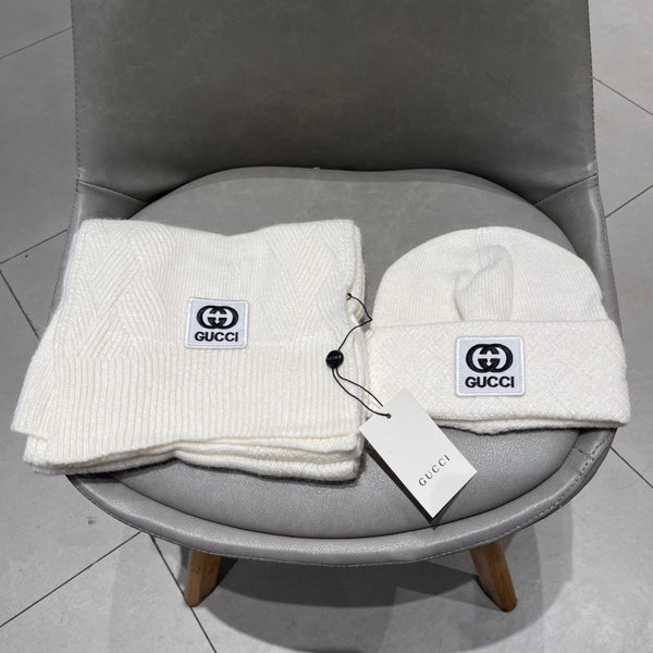 SET SCIARPA E CAPPELLO IN CASHMERE BIANCO E PELLICCIA DI LAPIN 397373