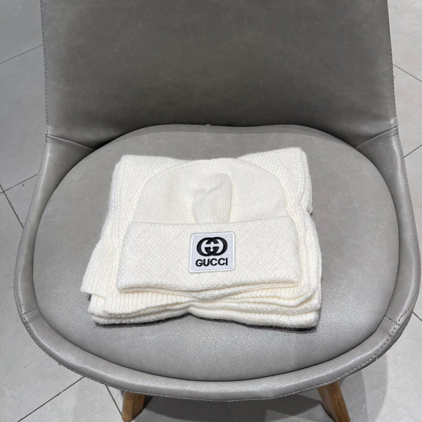 SET SCIARPA E CAPPELLO IN CASHMERE BIANCO E PELLICCIA DI LAPIN 397373