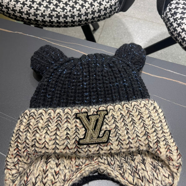 KNITTED BEANIE HAT WITH CUTE EARS IN BLACK MIX BEIGE WOOL 403483