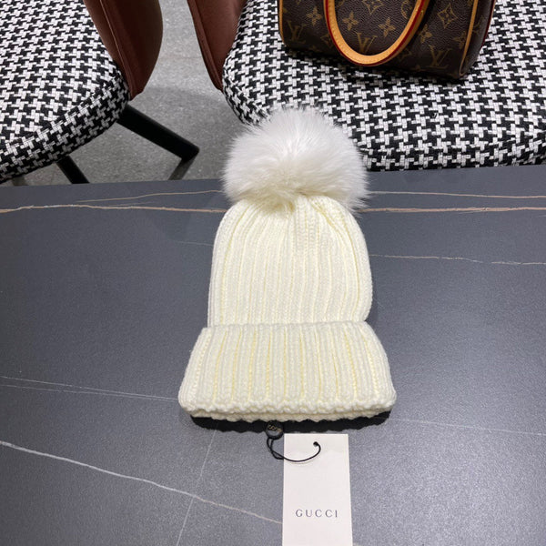 BEANIE HAT IN WHITE WOOL 403393