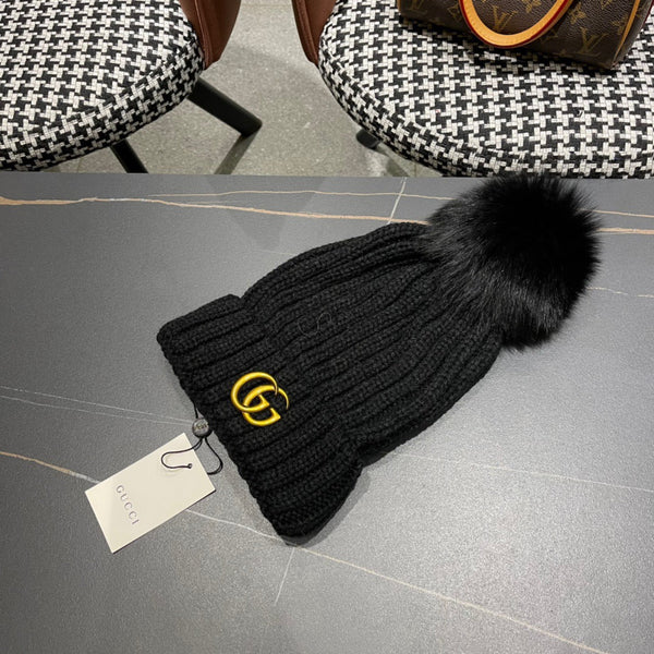 BEANIE HAT IN BLACK WOOL 403394