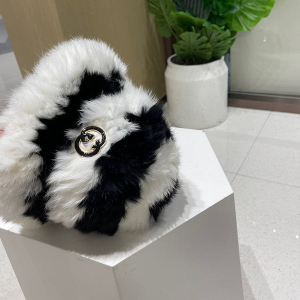 BUCKET HAT IN BLACK MIX WHITE RABBIT FUR 404640
