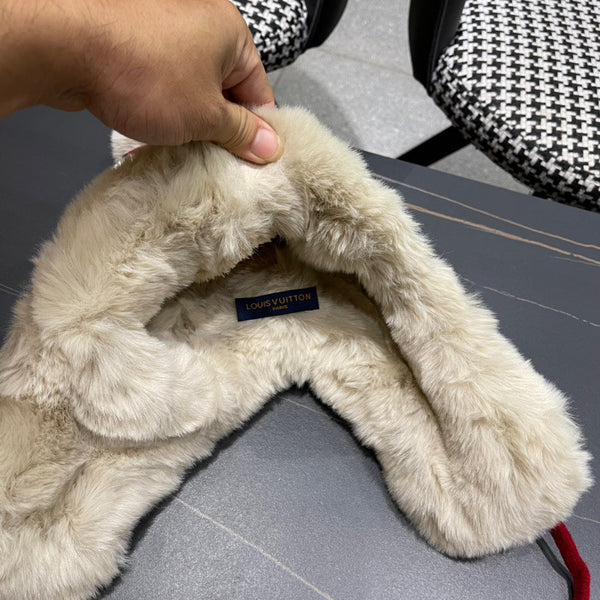 CAPPELLO PARAORECCHIE IN PELUCHE DI LANA COLORATA E PELLICCIA DI CONIGLIO 408169