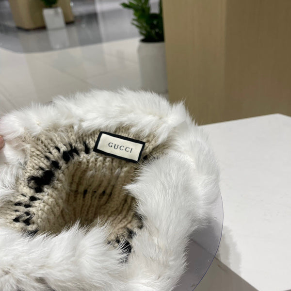 CAPPELLO A SECCHIELLO IN PILE BIANCO E NERO 412798