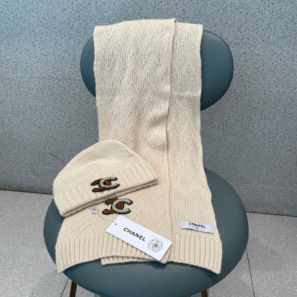 SET CAPPELLO E SCIARPA IN LANA CREMA TAN 420822