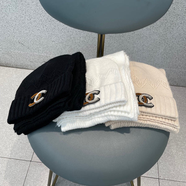 SET CAPPELLO E SCIARPA IN LANA CREMA TAN 420822