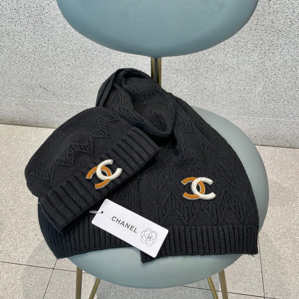 SET HAT AND SCARF IN BLACK WOOL 420823