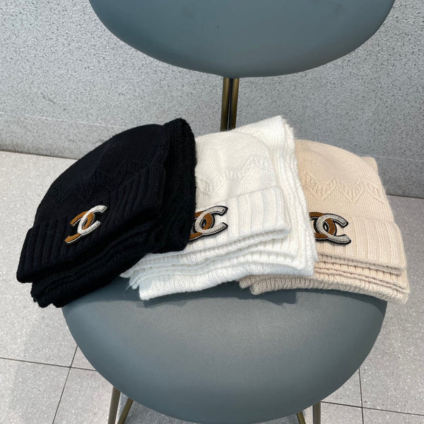 SET HAT AND SCARF IN BLACK WOOL 420823