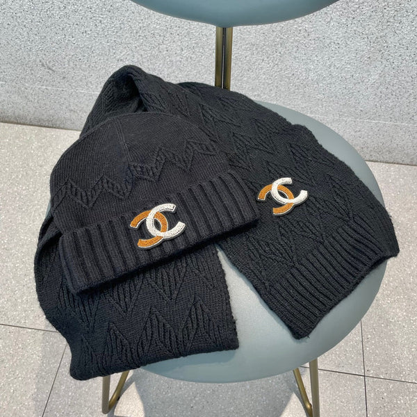 SET HAT AND SCARF IN BLACK WOOL 420823