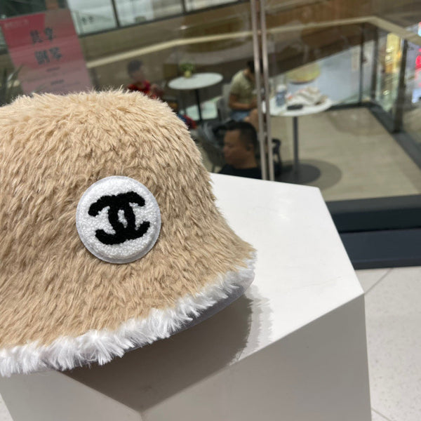 BUCKET HAT IN CAMEL BEIGE MIX WHITE LAMB FUR 420890