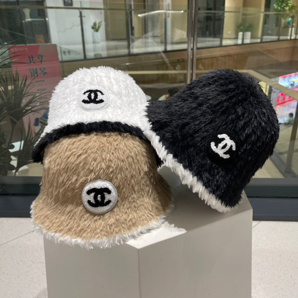 BUCKET HAT IN CAMEL BEIGE MIX WHITE LAMB FUR 420890