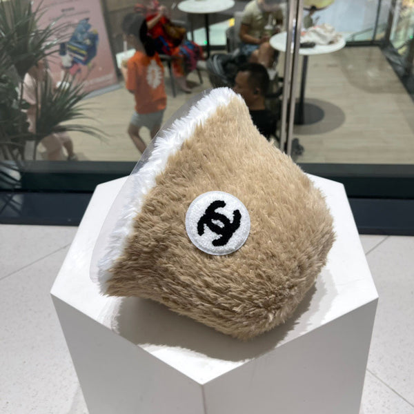 BUCKET HAT IN CAMEL BEIGE MIX WHITE LAMB FUR 420890