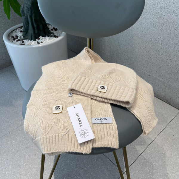 SET CAPPELLO E SCIARPA IN MAGLIA DI LANA CAMMELLO BEIGE 420829