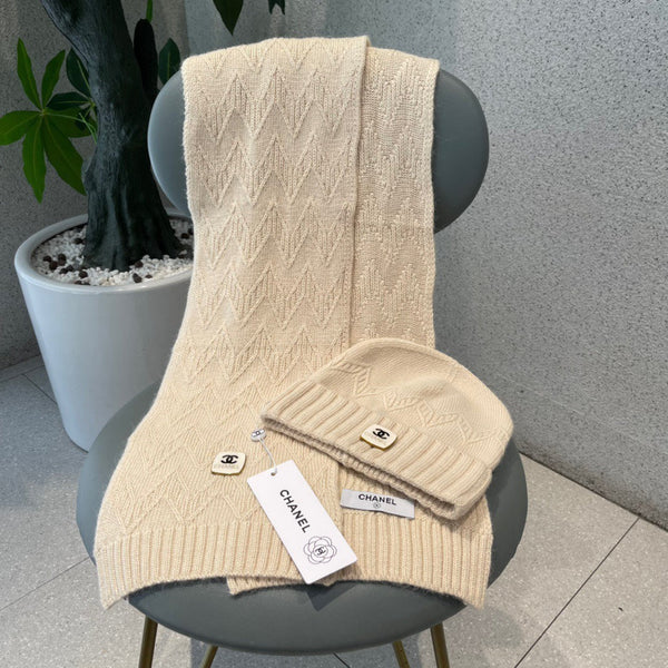SET CAPPELLO E SCIARPA IN MAGLIA DI LANA CAMMELLO BEIGE 420829