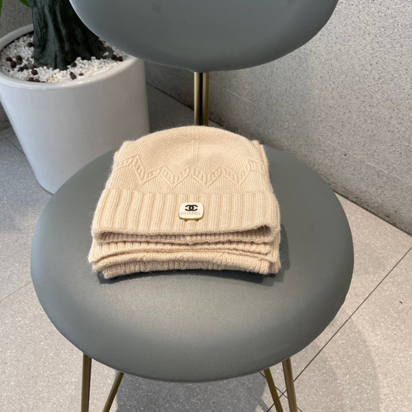 SET CAPPELLO E SCIARPA IN MAGLIA DI LANA CAMMELLO BEIGE 420829