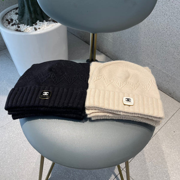 SET CAPPELLO E SCIARPA IN MAGLIA DI LANA CAMMELLO BEIGE 420829