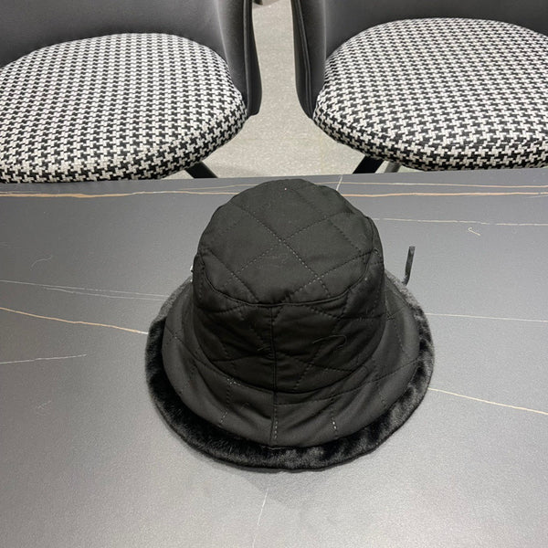 KNITTED BUCKET HAT IN BLACK COTTON AND LAMB FUR 420923