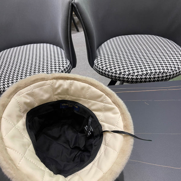 KNITTED BUCKET HAT IN CREAM BEIGE COTTON AND LAMB FUR 420924