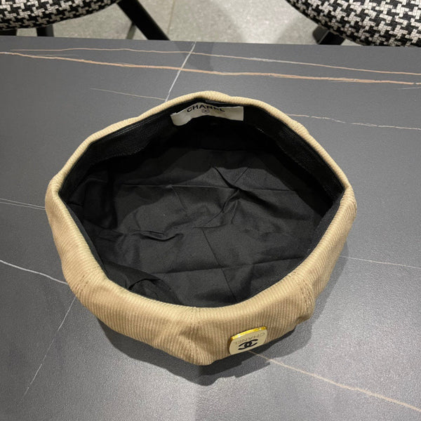 CAPPELLO BASCO IN VELLUTO A COSTE MARRONE ARACHIDI 429843