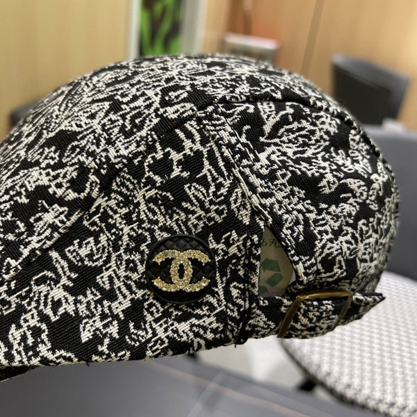 BAKER BOY CAP IN BLACK MIX WHITE FABRIC 431519